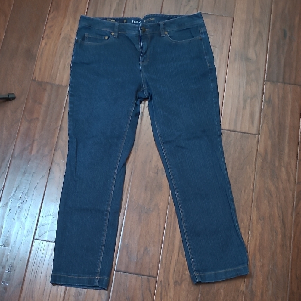 Tribal DeNime Caterine At Waist Form Fit Capri Jeans size 30/10